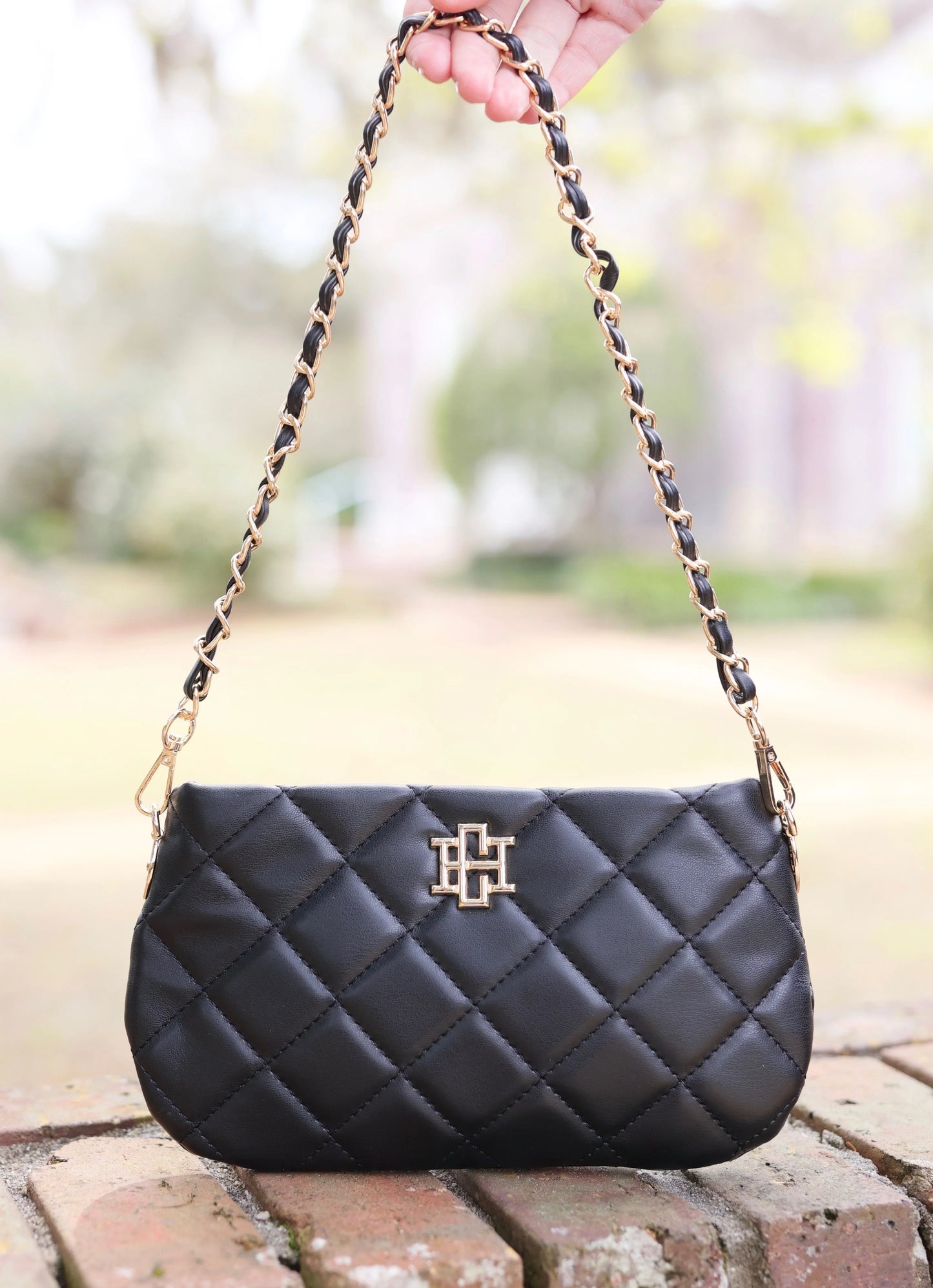 Livi Crossbody