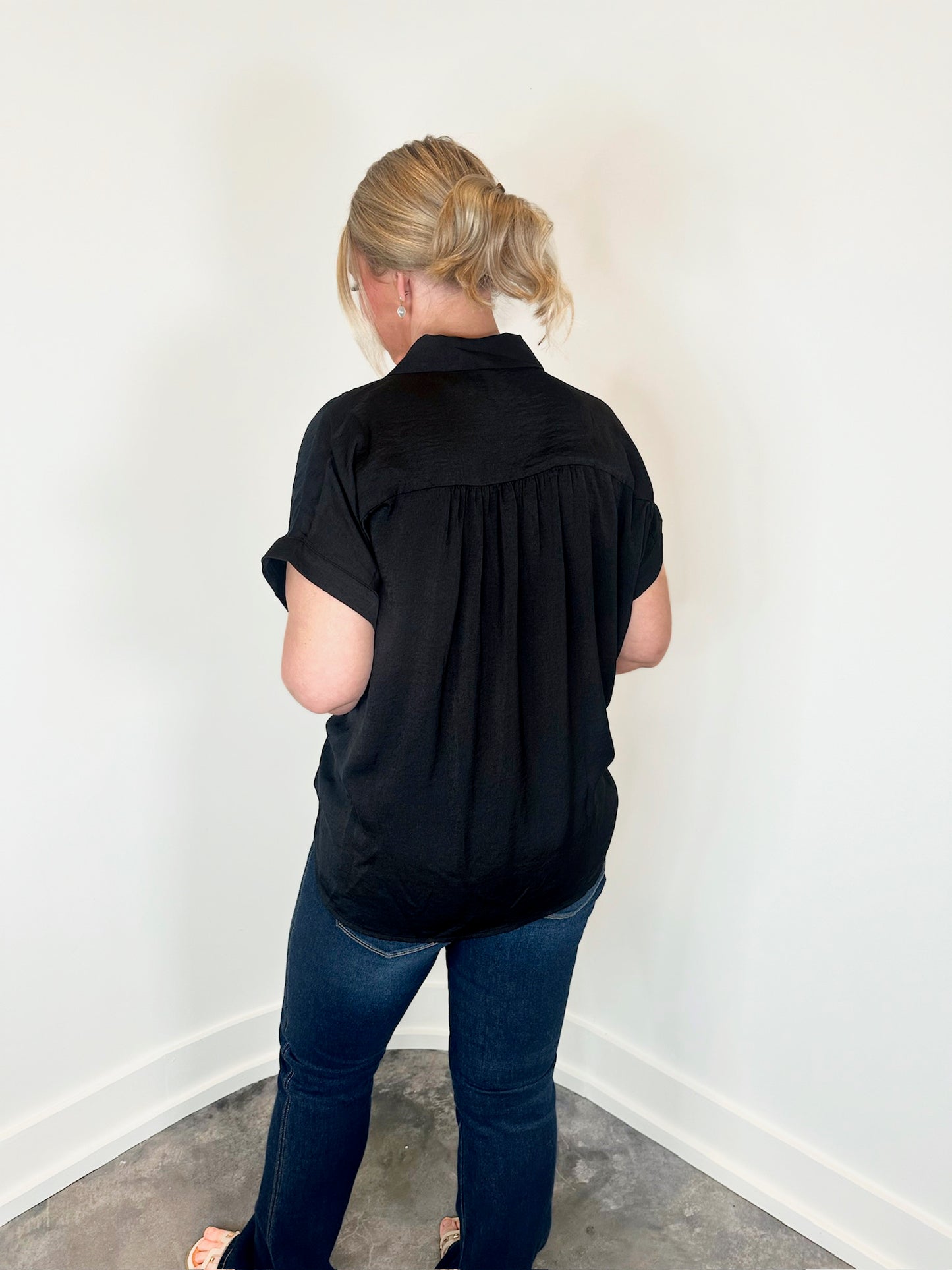 Kaia Collare Button Up Top