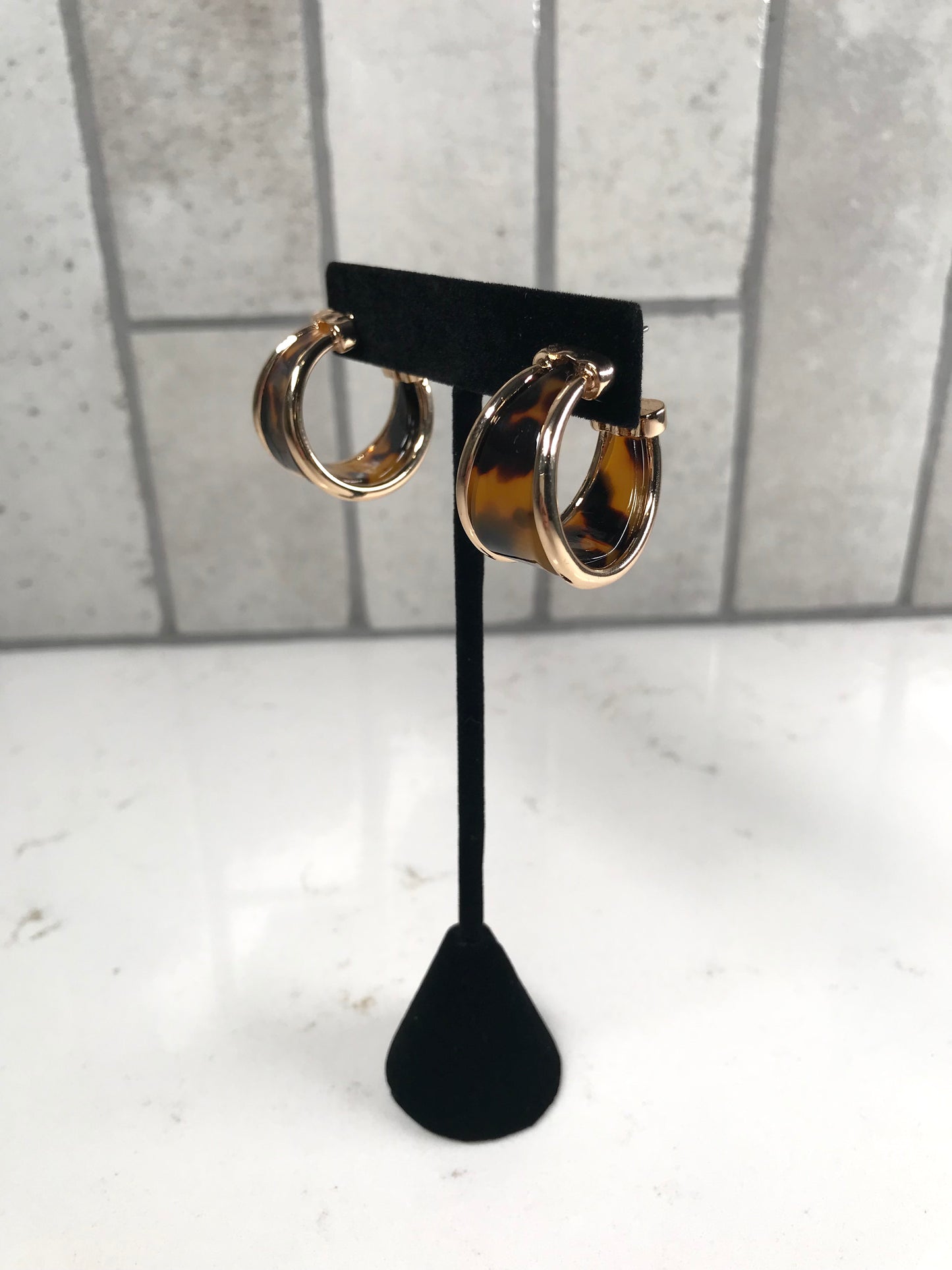 Daphne Gold Trimmed Hoop