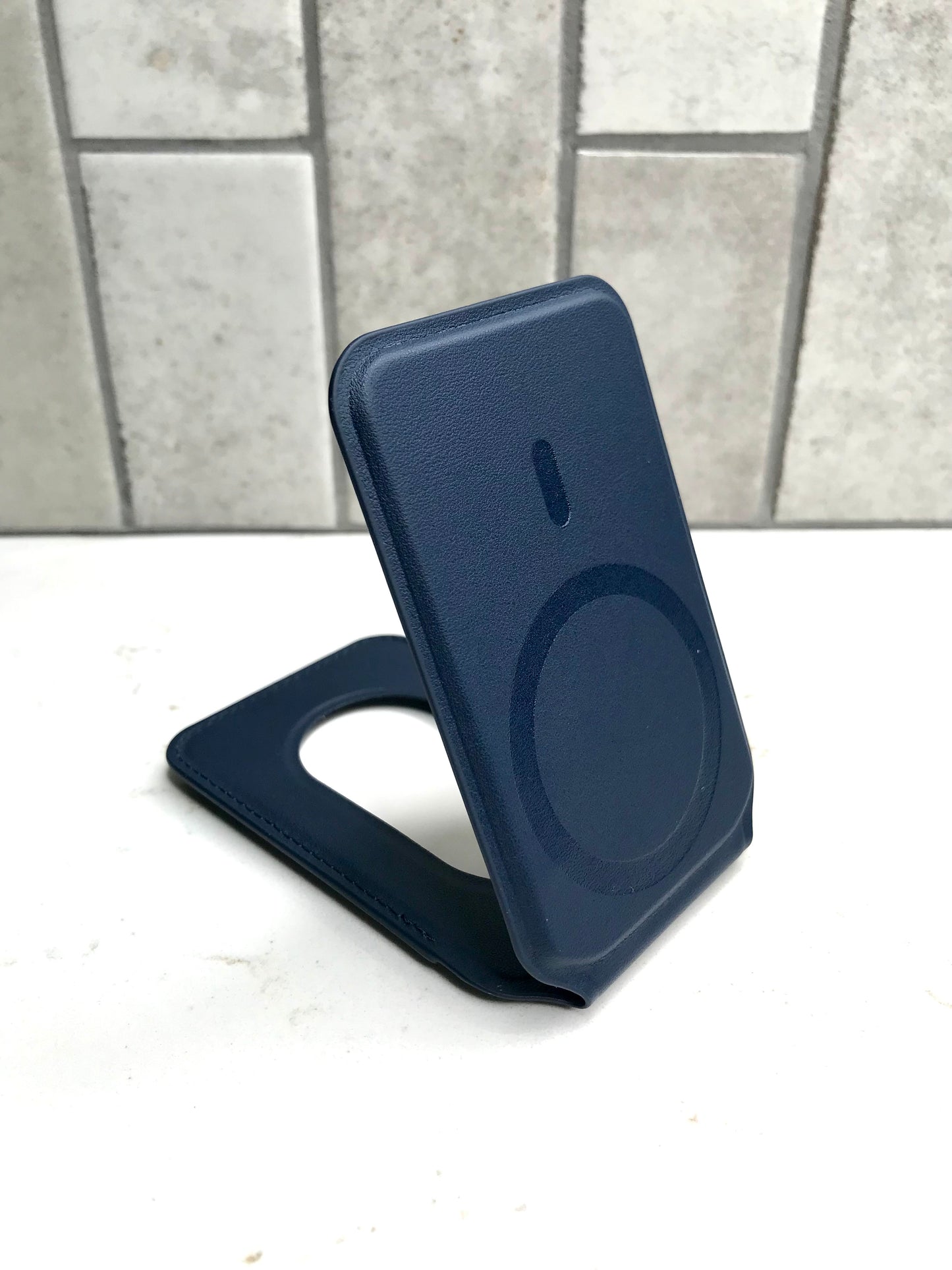 Magnetic Wallet and Stand