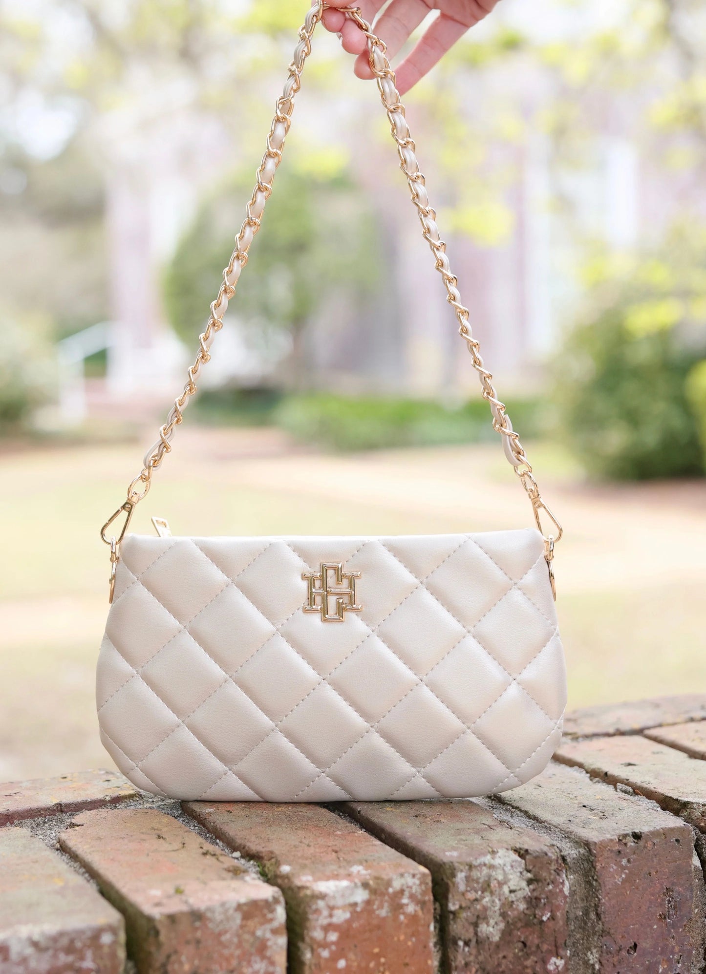 Livi Crossbody