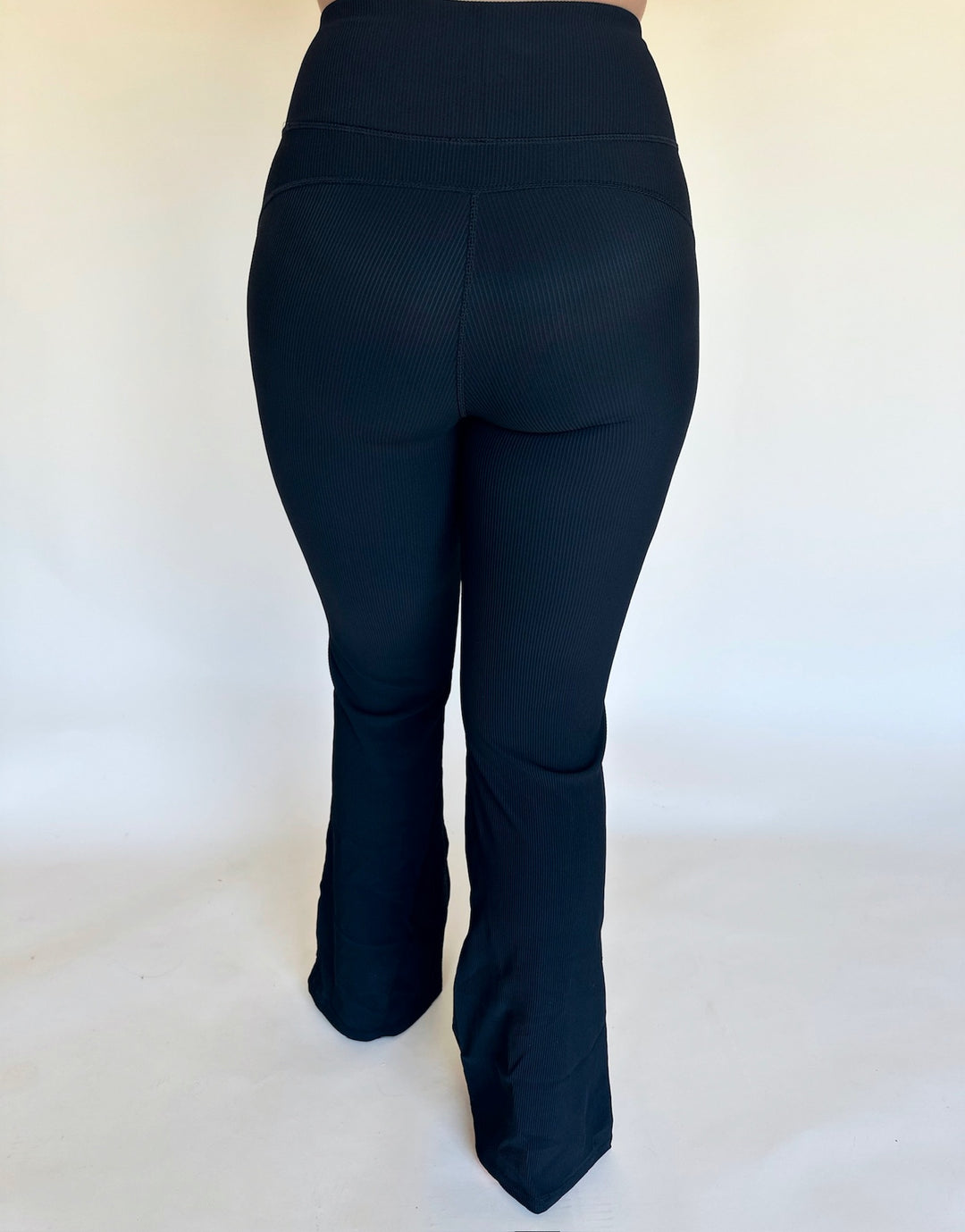 Nerai Ribbed Flare Legging