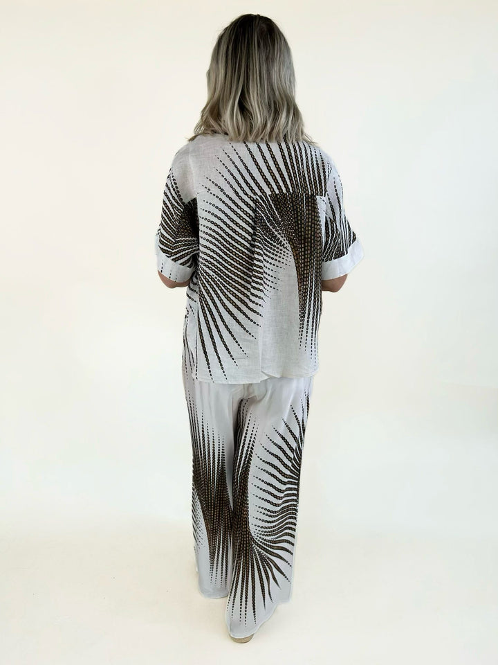 Back view of women&