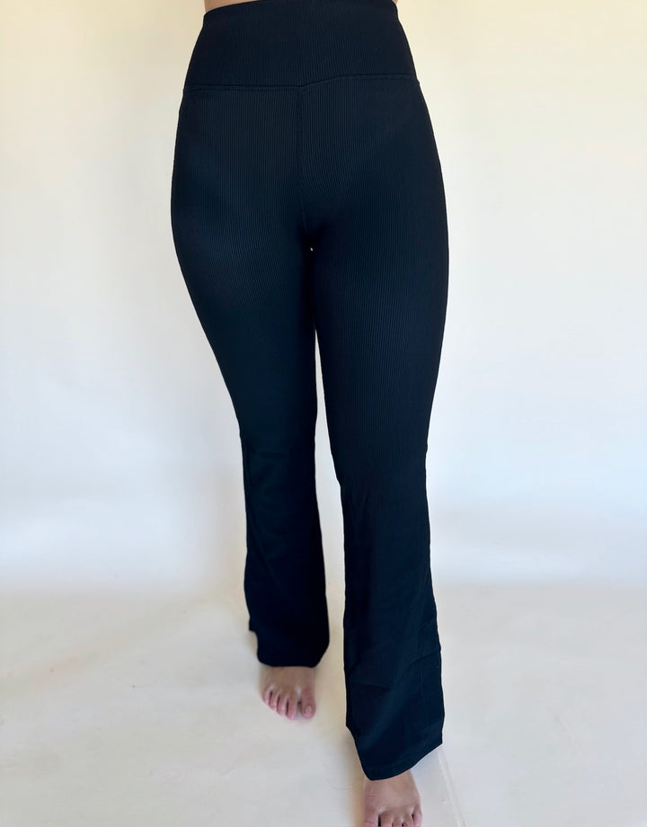 Nerai Ribbed Flare Legging