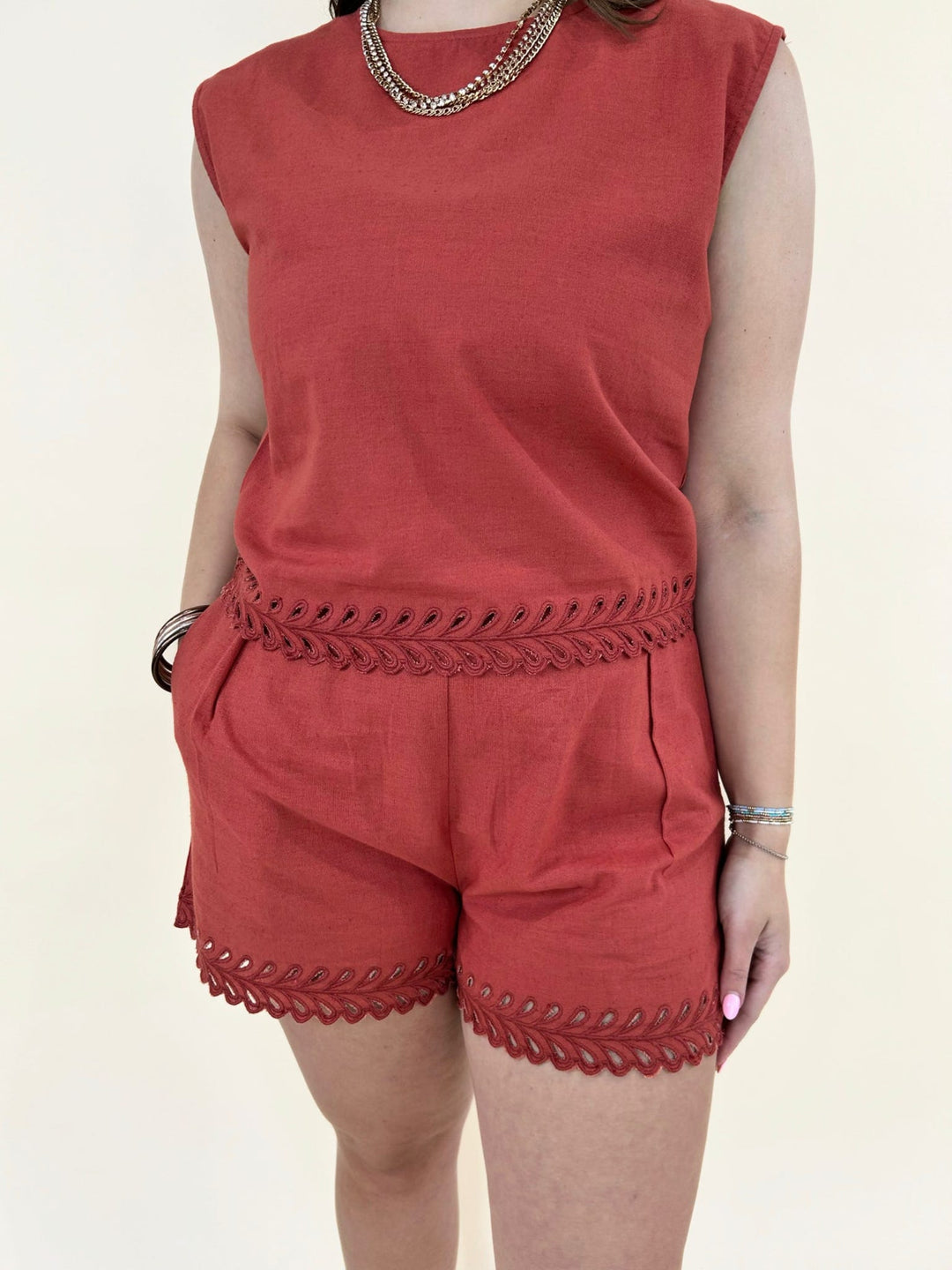 Anya Embroidered Scallop Set