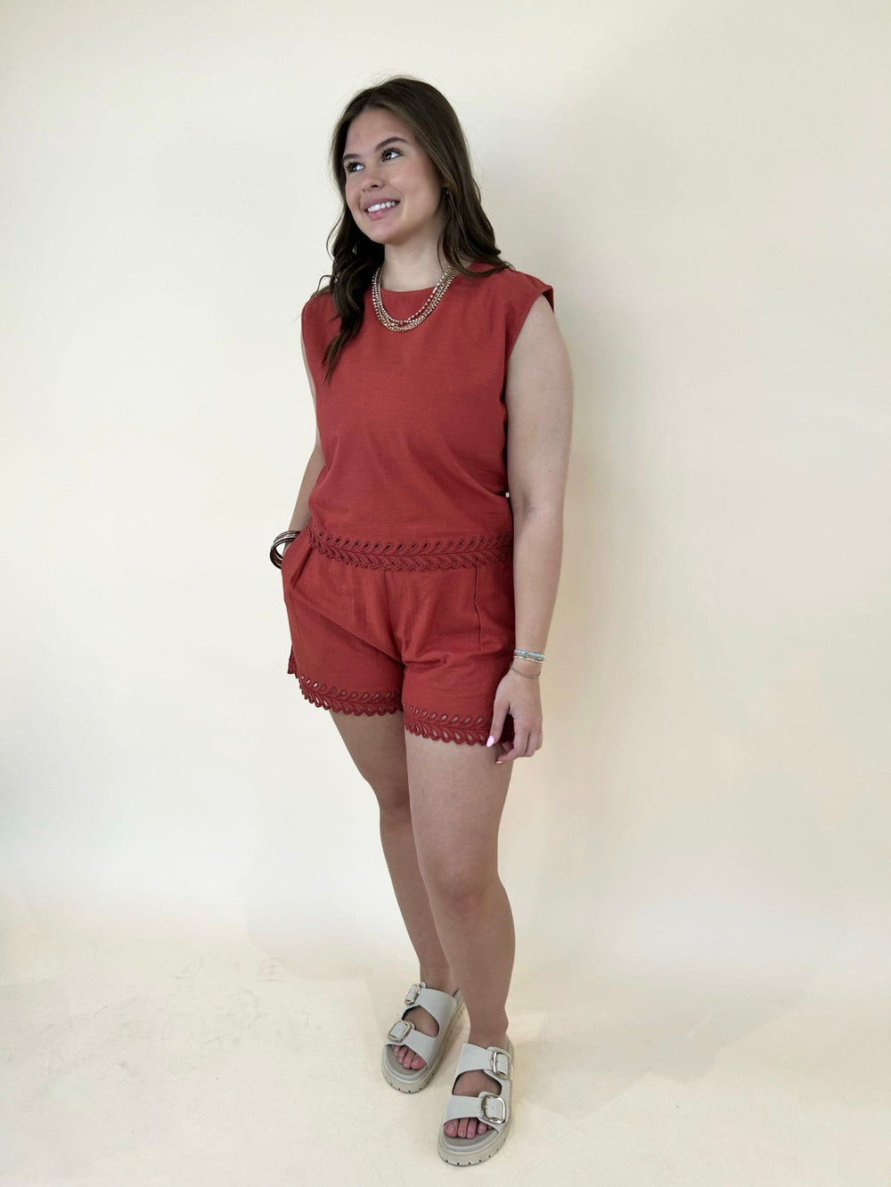 Anya Embroidered Scallop Set