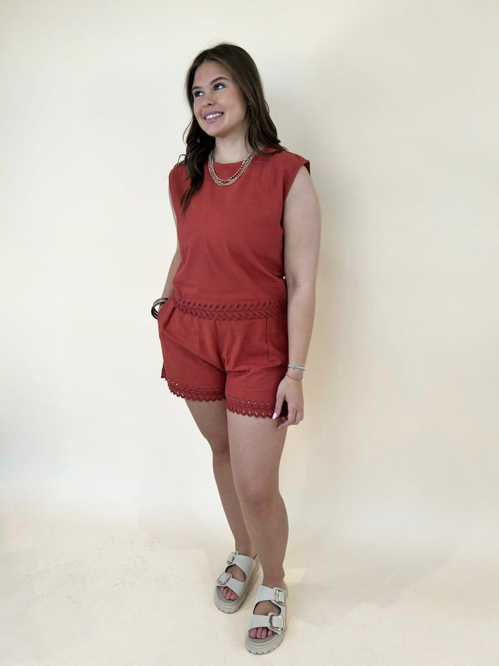 Anya Embroidered Scallop Set