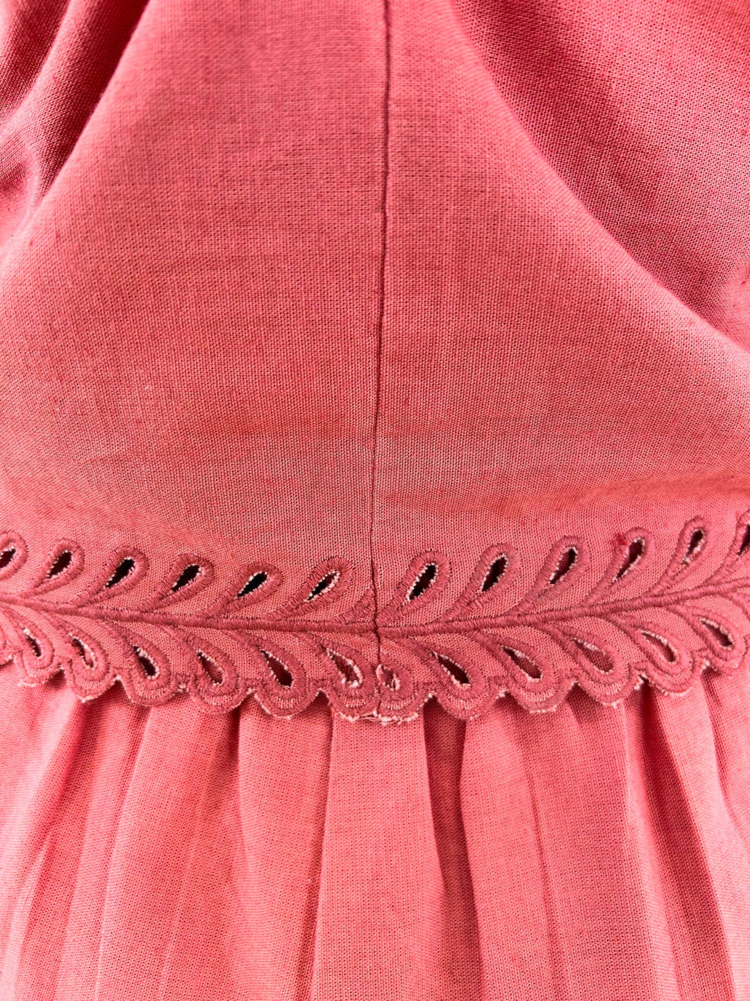 Anya Embroidered Scallop Set