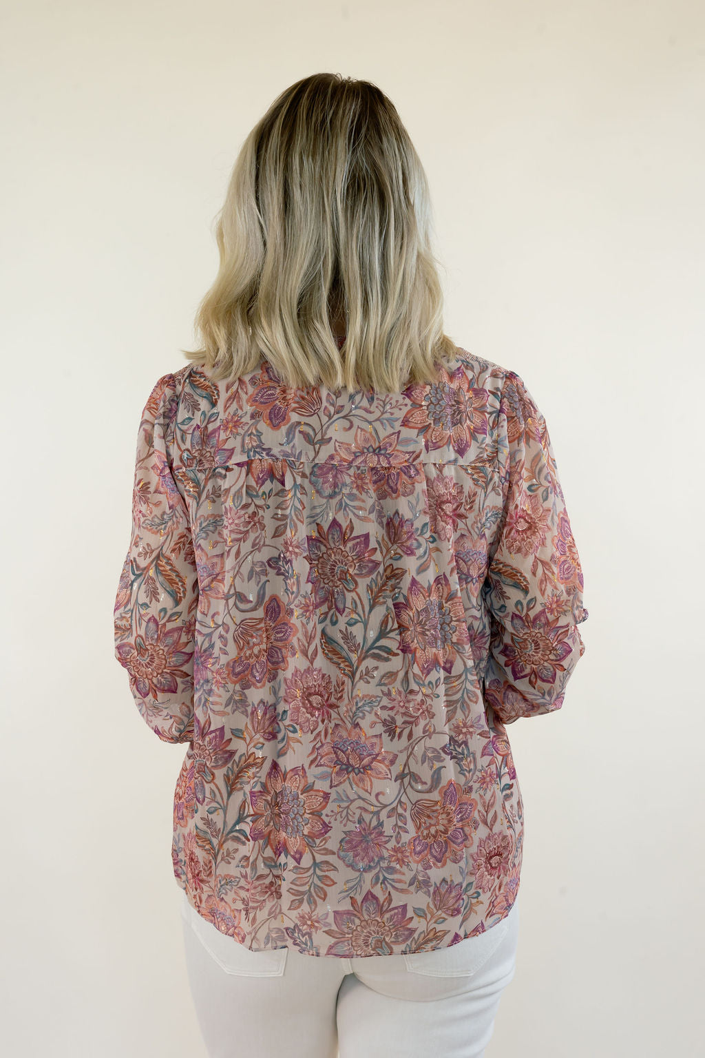 Back view of women&