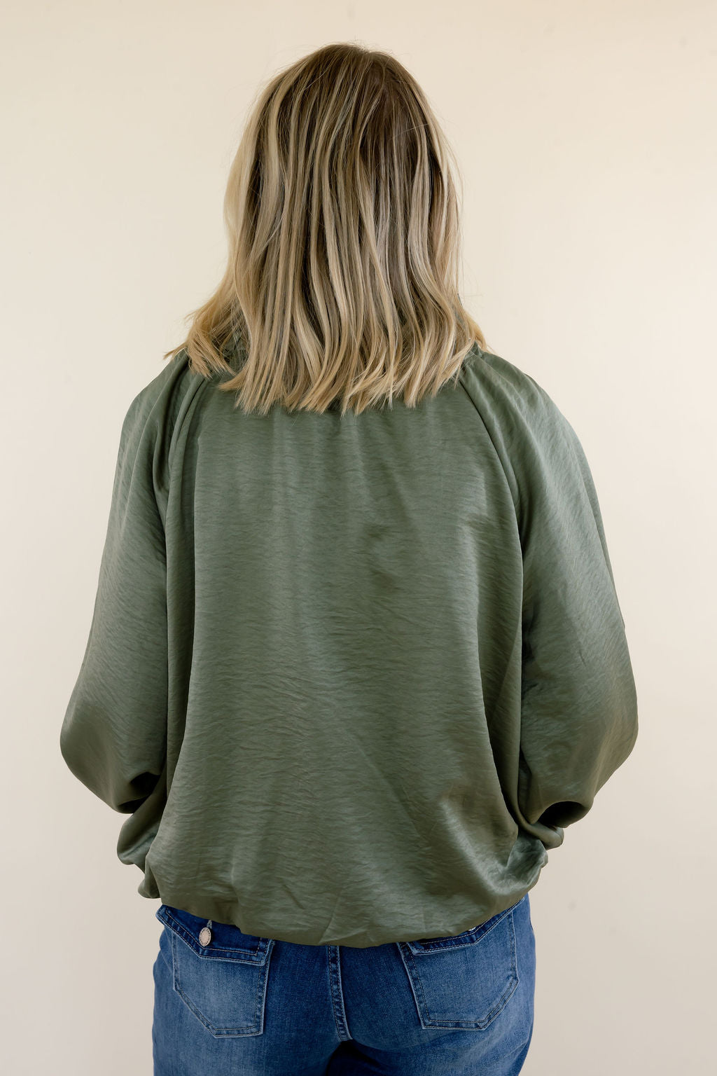 Back view of women&