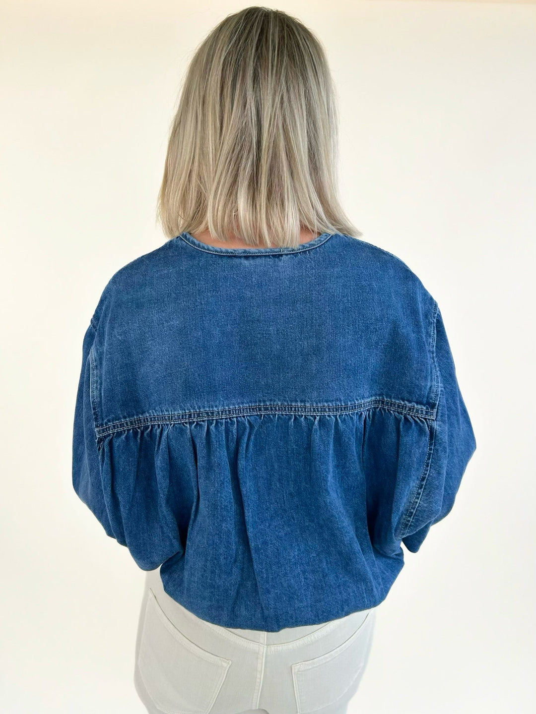 Back view of women&