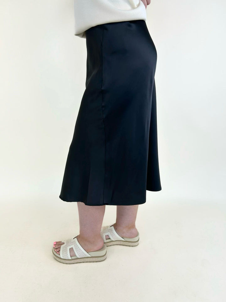 Side view of women&