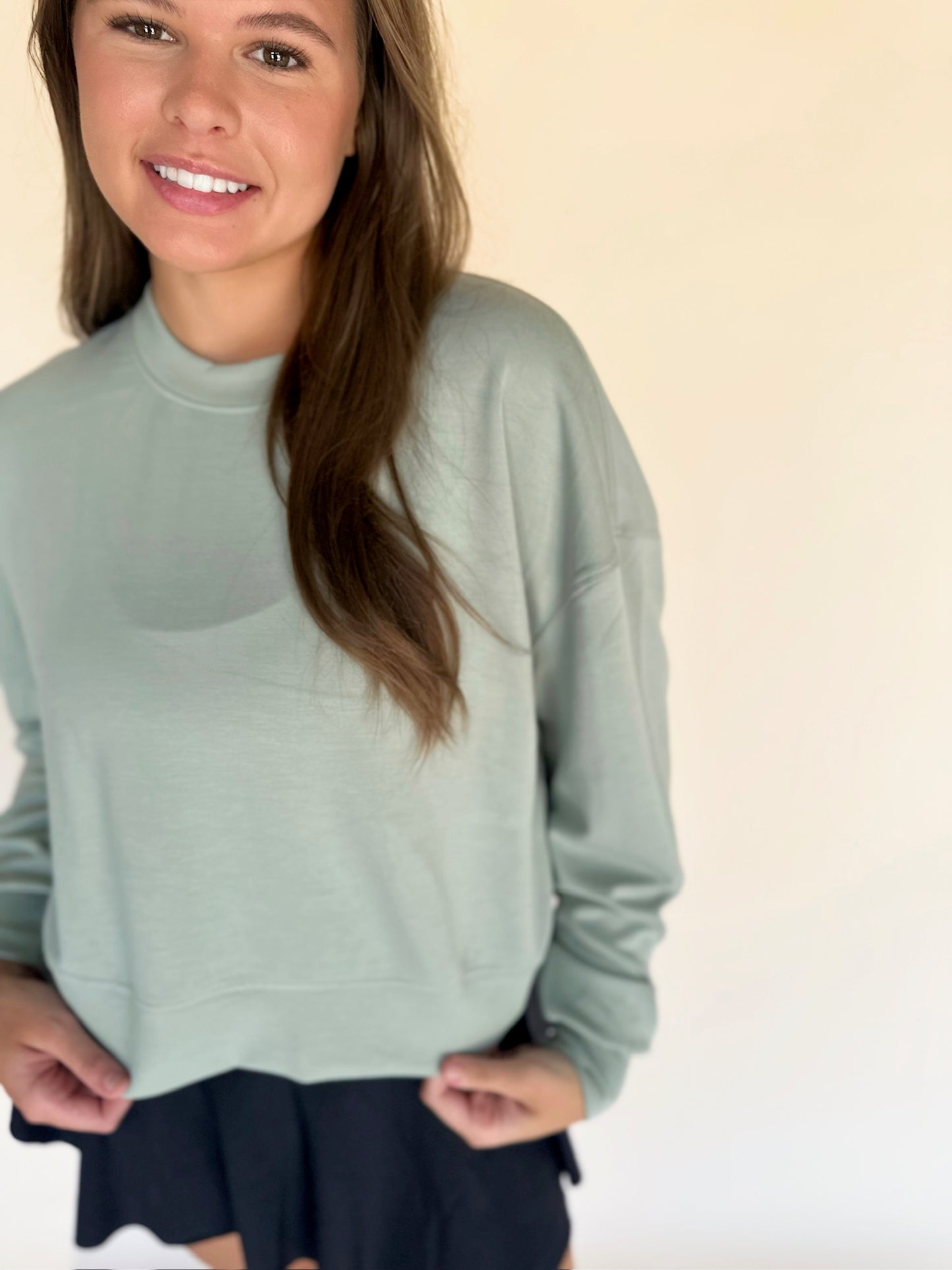 Modal Oversized Cropped Crew