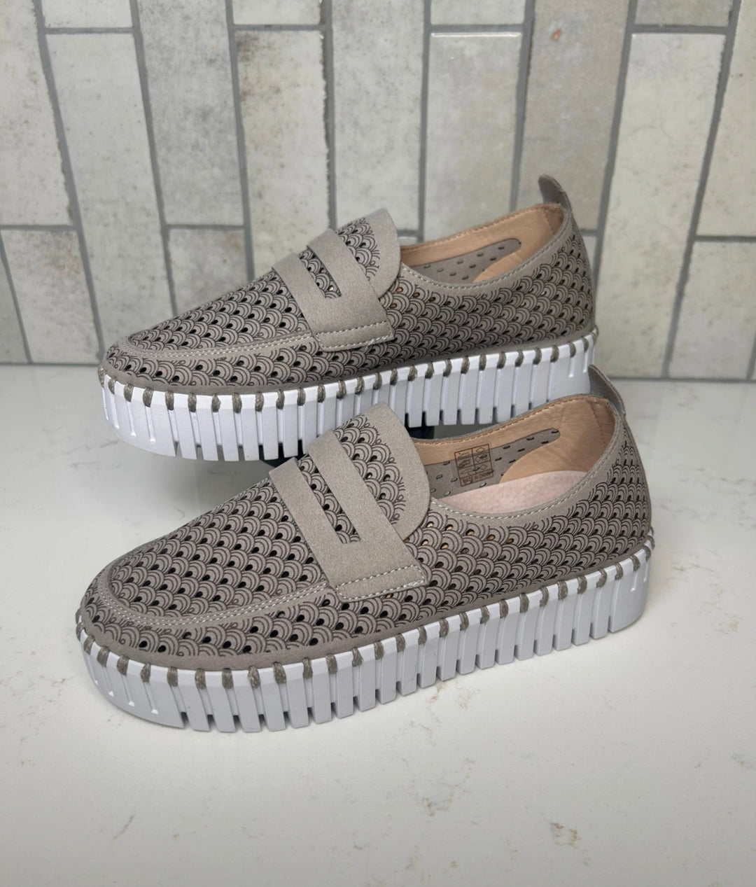 Ilse Jacobsen Neutral Slip-On Platform Loafer