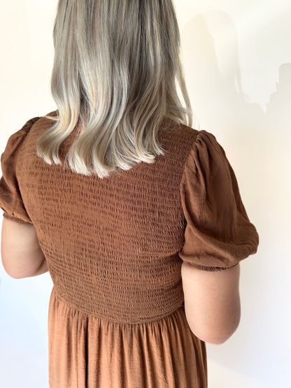 Yenni Feminine Smocked Midi Dress