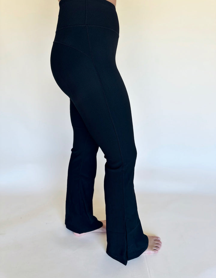 Nerai Ribbed Flare Legging