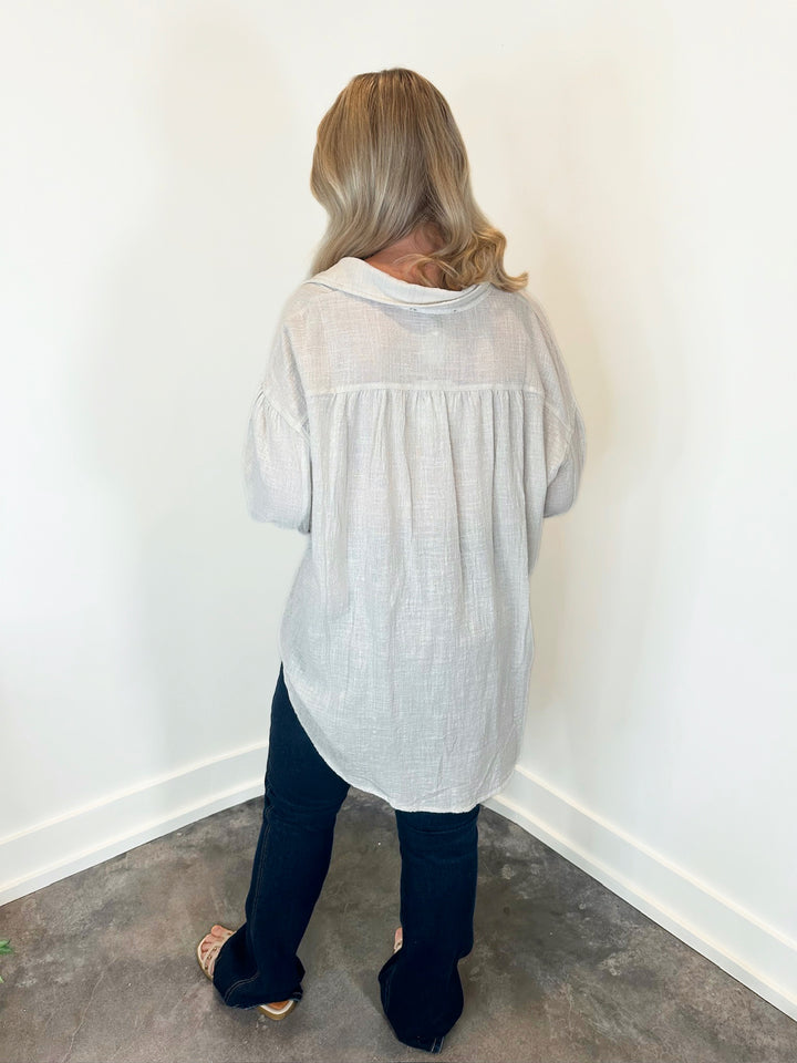 Lia’s Button-Down Pocket Top
