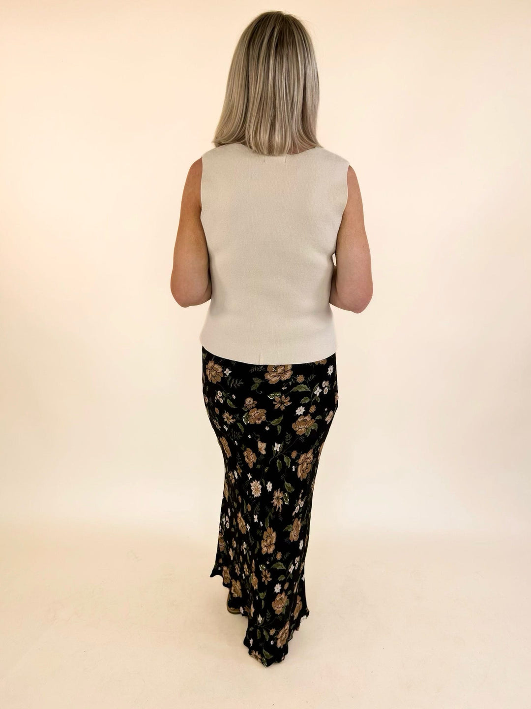 Back view of women&