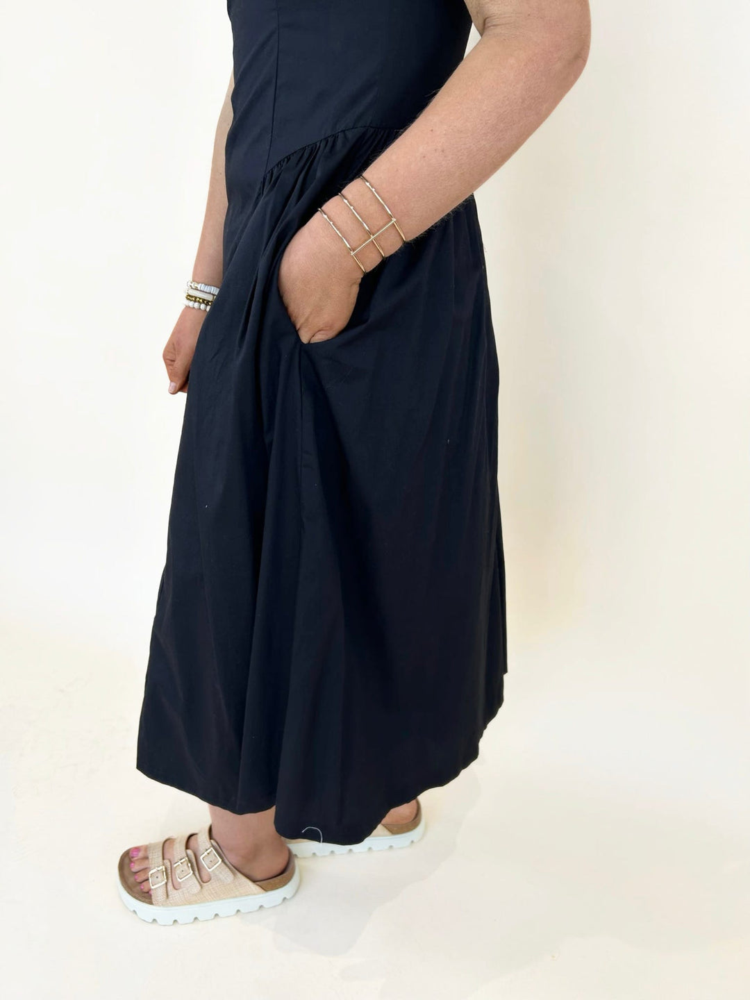 Ivanna Sleeveless Midi Dress