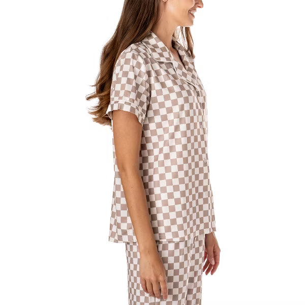 Side view of women&