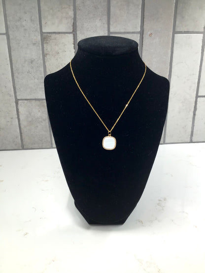 18K Gold Plated Cable Chain Necklace with Shell Rounded Square