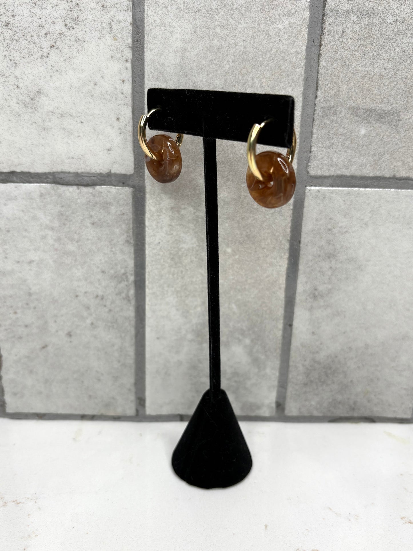 Brown marbled resin hoop drop earrings with gold hardware – stylish everyday women’s earrings