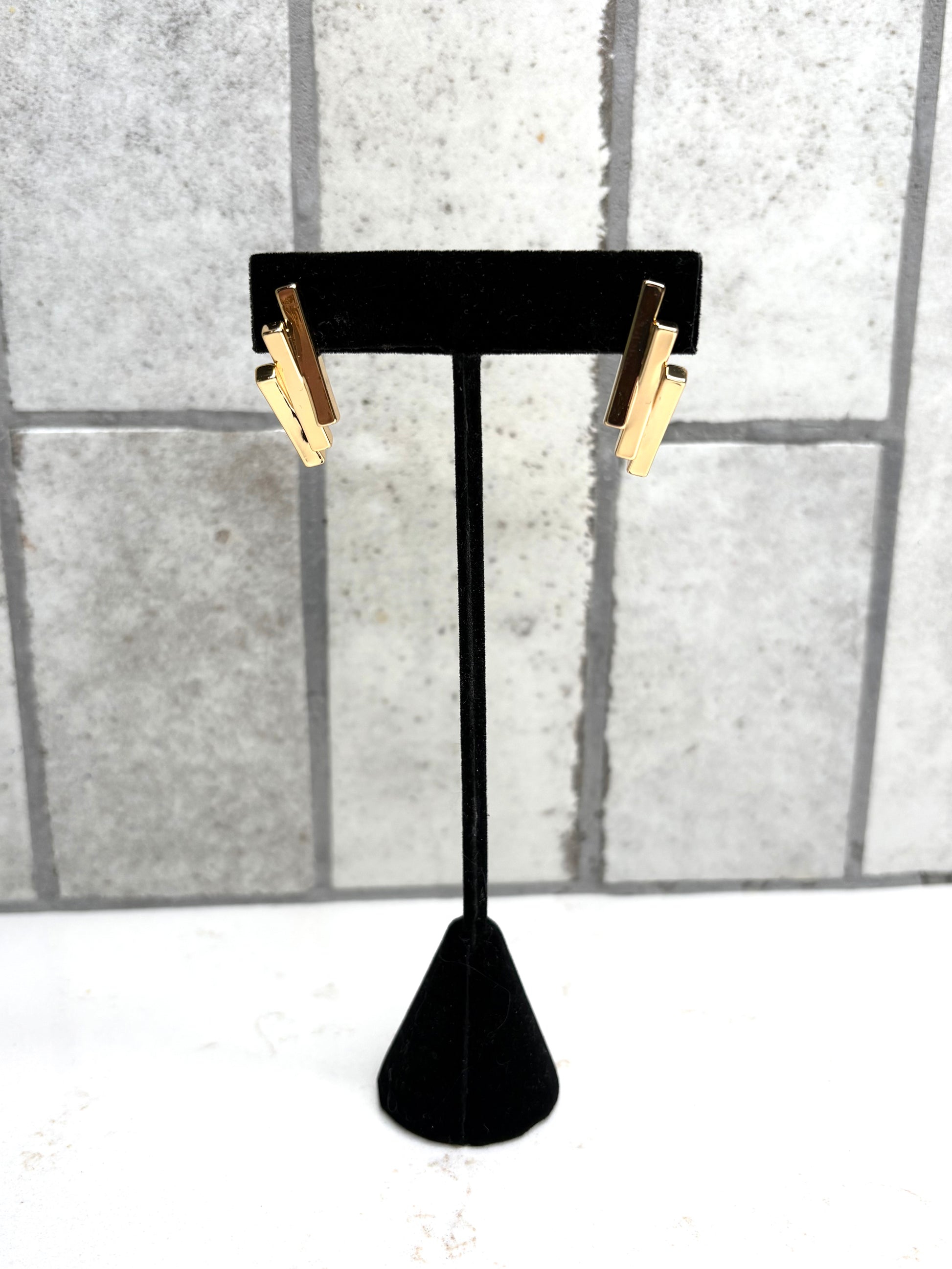 Layered gold bar statement earrings – sleek geometric drop earrings for women
