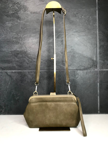 Vivie Kisslock Convertible Crossbody Wristlet