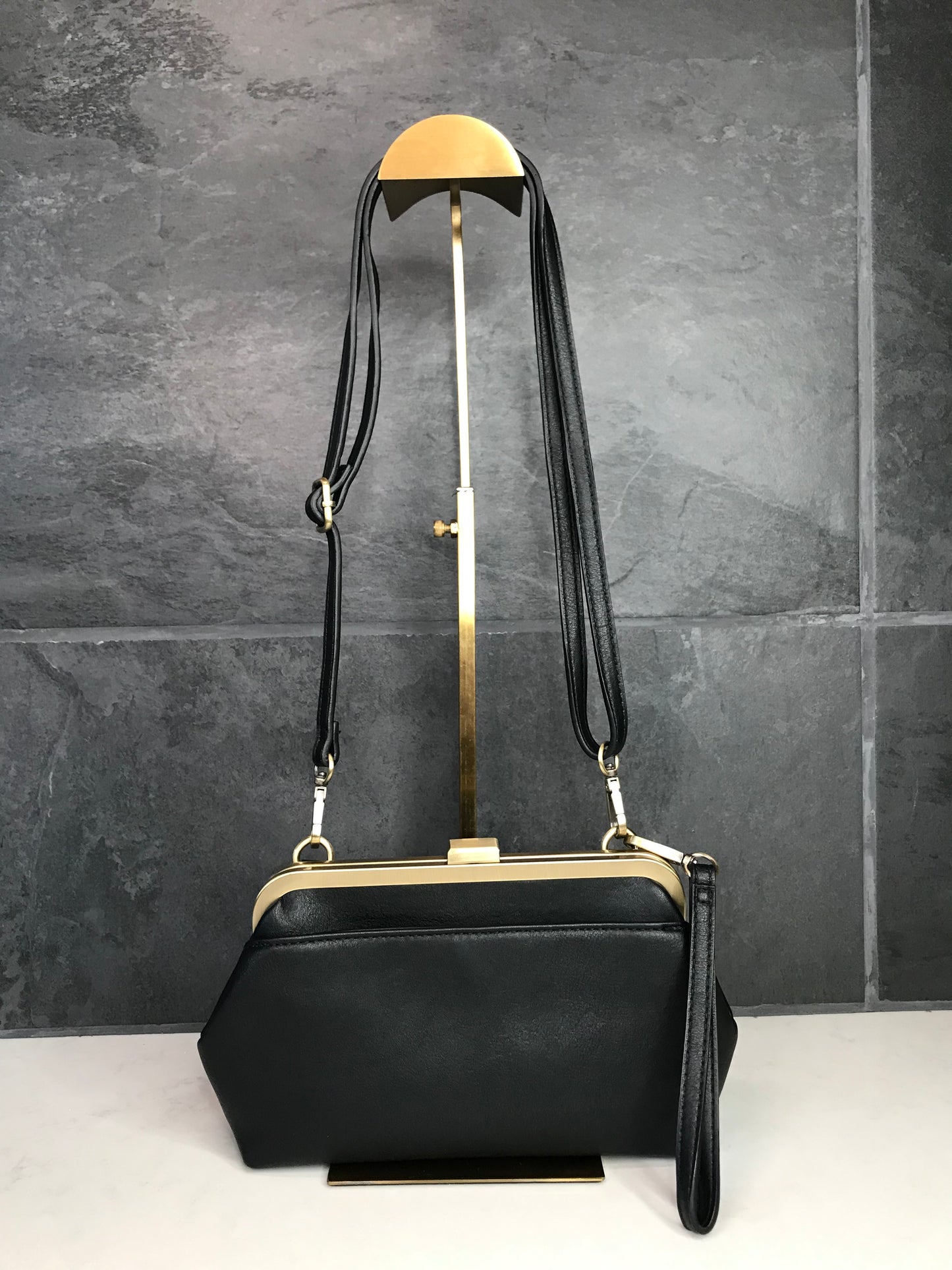 Vivie Kisslock Convertible Crossbody Wristlet