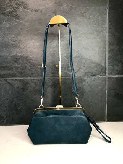 Vivie Kisslock Convertible Crossbody Wristlet