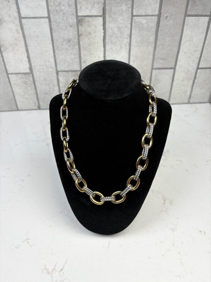Chan Sutt Pearl Margo Necklace