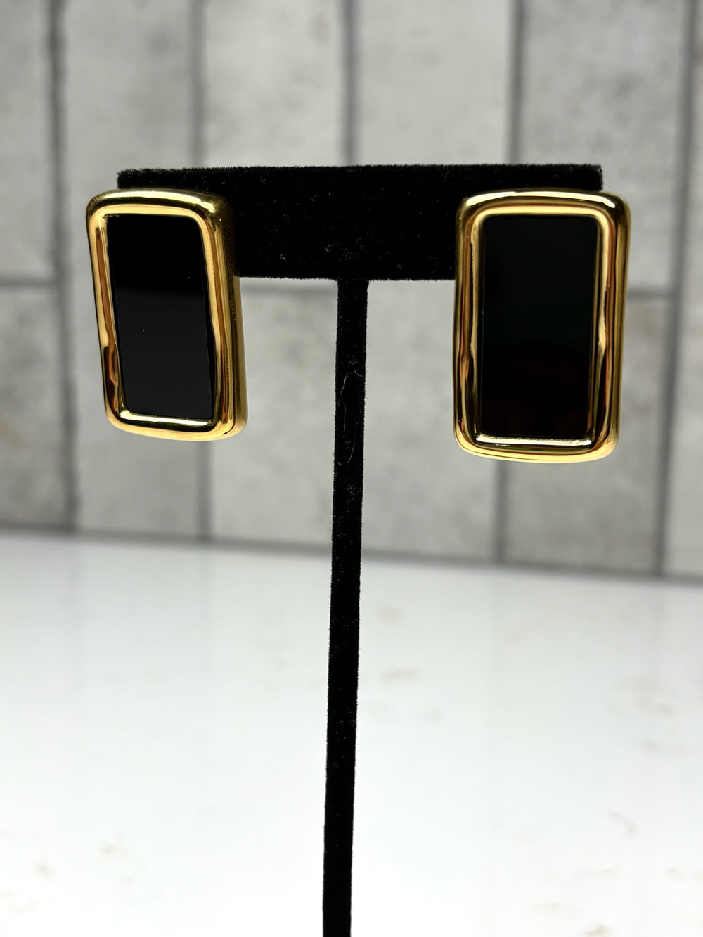 Chan Sutt Pearl Brooke Earrings - Black