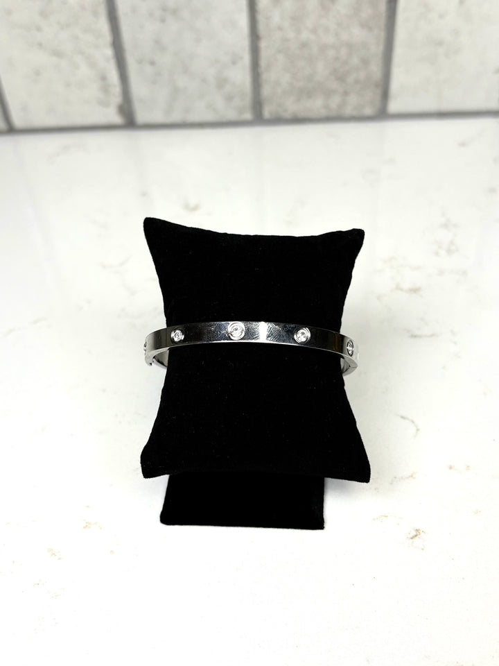 Chan Sutt Pearl Luxe Bangle