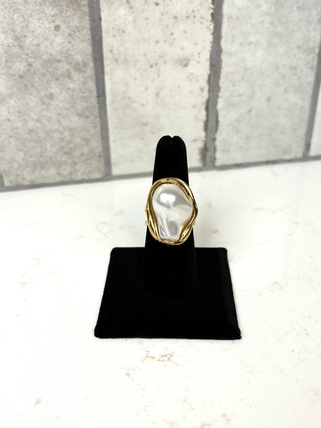 Chan Sutt Pearl Sherry Ring