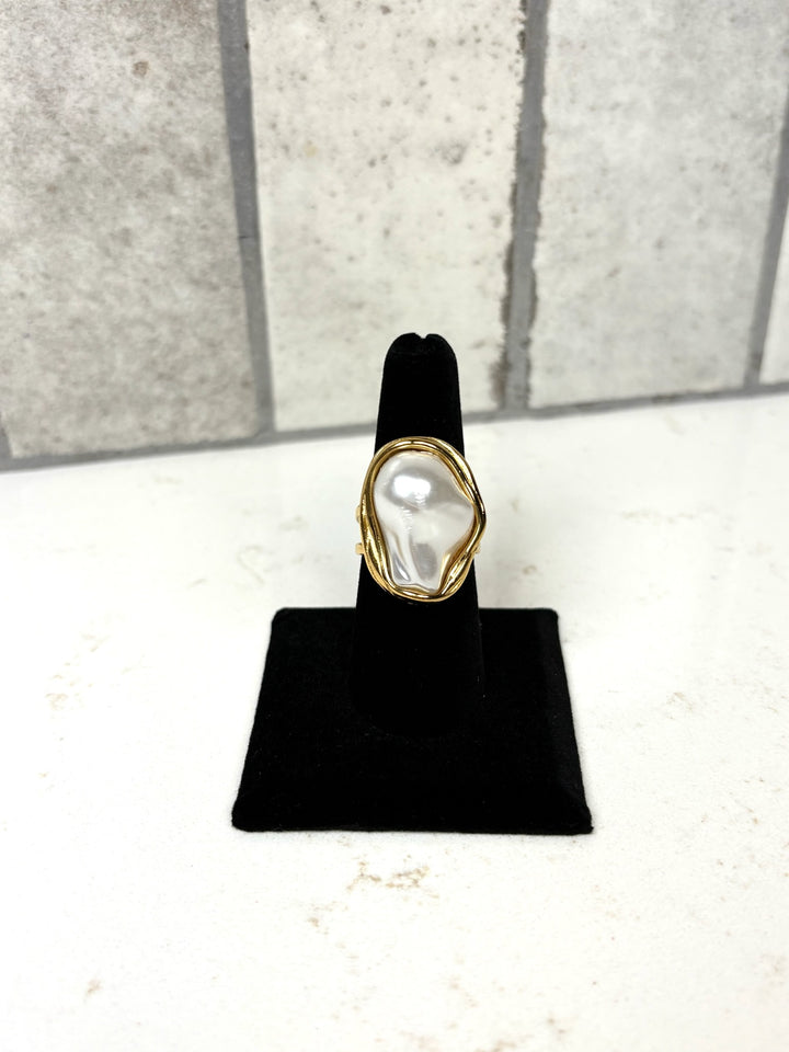 Chan Sutt Pearl Sherry Ring