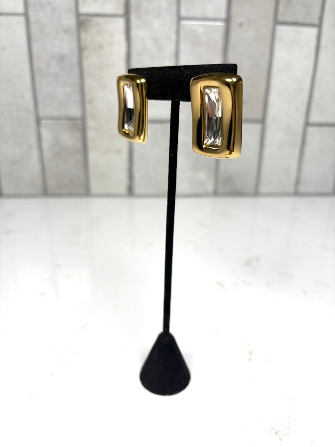 Chan Sutt Pearl Brooke Earrings - White