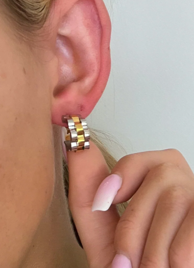 Chan Sutt Pearl Small Two Toned Rolly Hoops