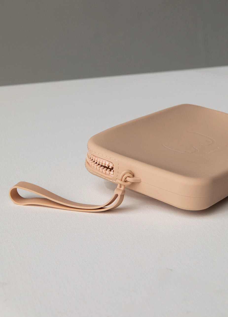 Adhesive Stick-On Bra + Silicone Travel Case