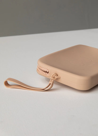 Adhesive Stick-On Bra + Silicone Travel Case